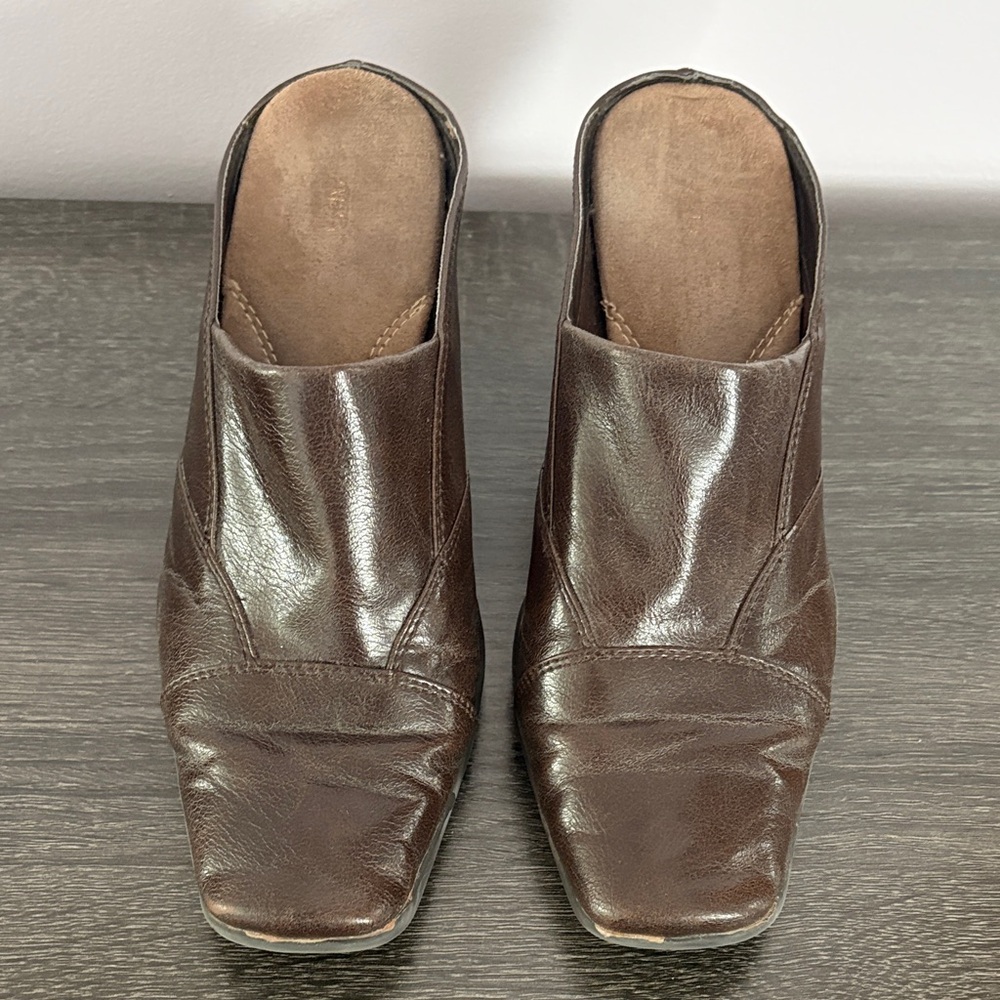 Aerosoles: Elegant Brown Leather Women's Mules